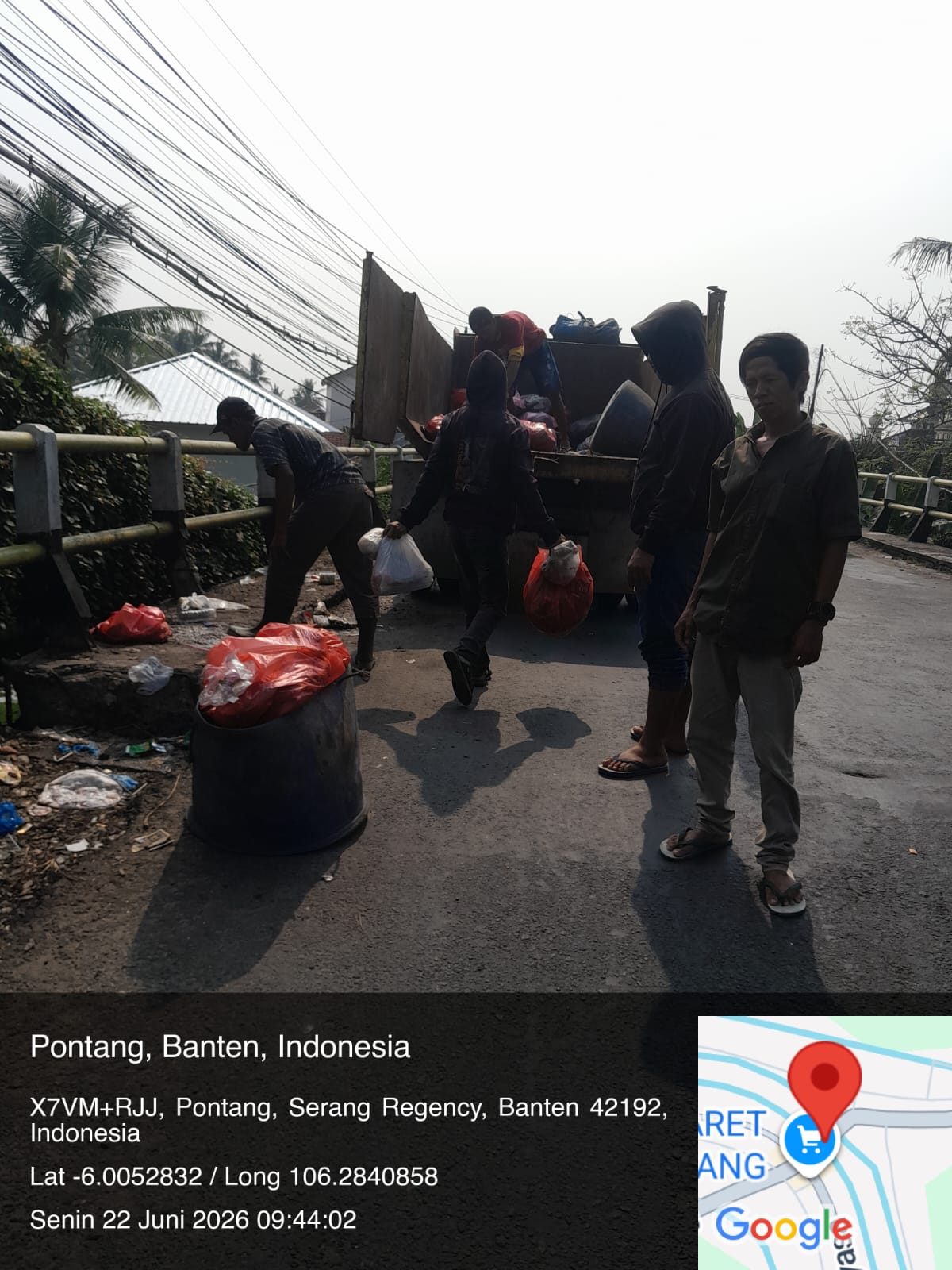 giat-hari-ini-senin-22-juni-2026-pengankutan-sampah-di-jembata-desa-pontang-dan-pasar-begog-desa-singarajan-kecamatan-pontang